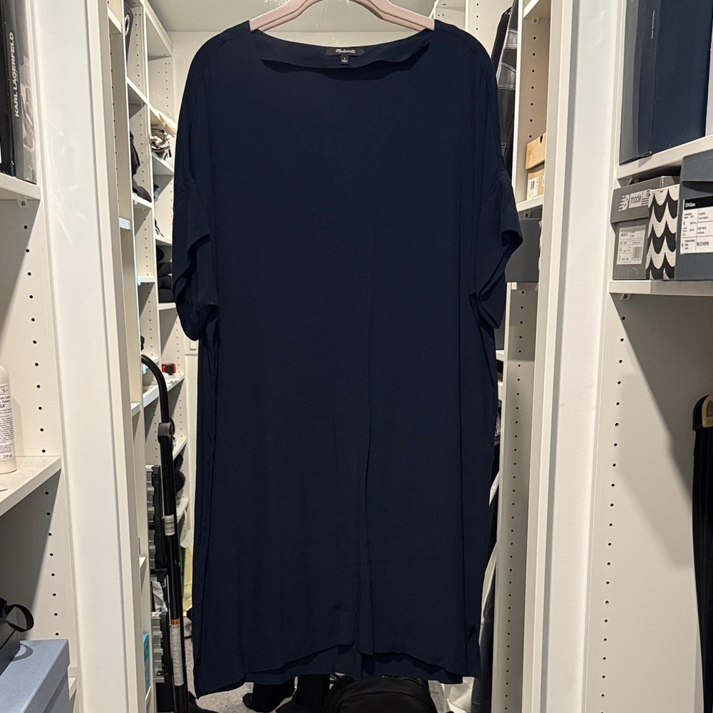 Elegant Blue Sleeveless Dress